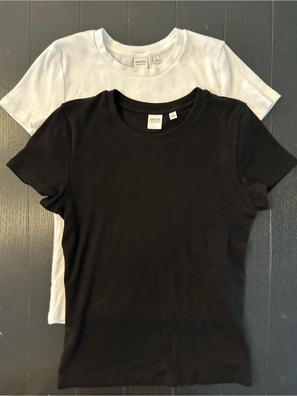🖤🤍 ARITZIA HomeStretch TShirts x2